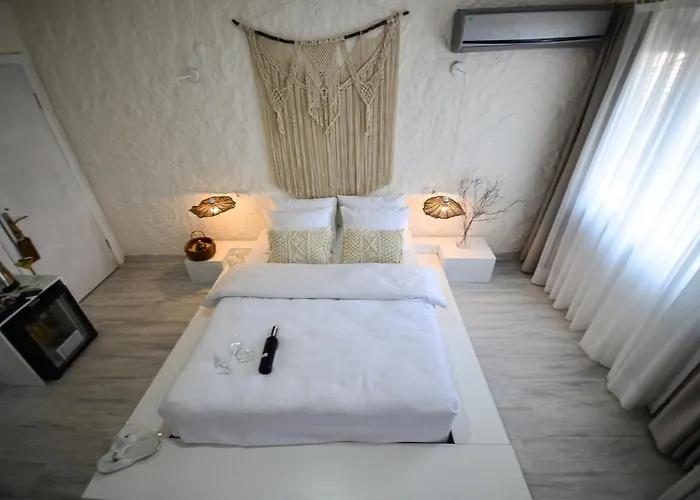 Hotel Bedroom (adults Only) *